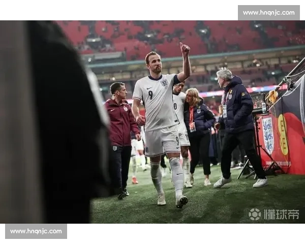 凯恩 108 场追平传奇 并肩摩尔书写英格兰队史